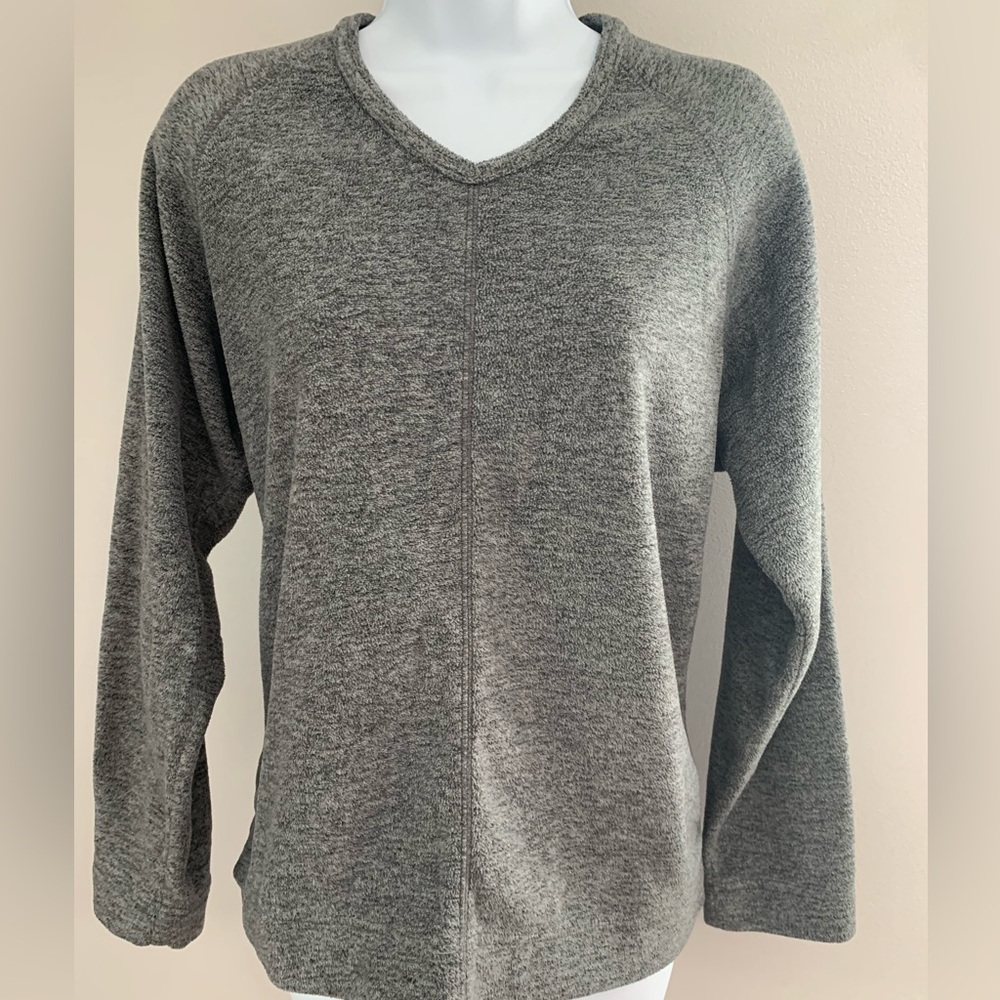 Columbia  V-Neck Fleece in Charcoal Gray